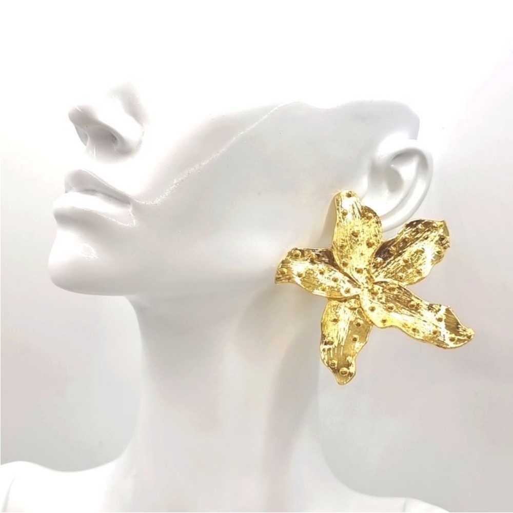 STARFISH design summer  Gold earrings